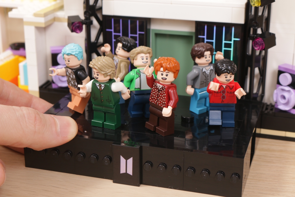 LEGO Ideas 21339 BTS Dynamite Bangtan Boys Jin Suga j hope RM Jimin V Jung Kook review 58 1024x683
