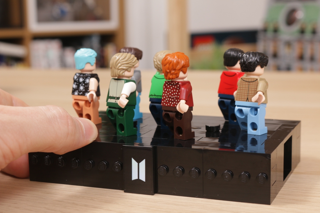 LEGO Ideas 21339 BTS Dynamite Bangtan Boys Jin Suga j hope RM Jimin V Jung Kook review 85 1024x683