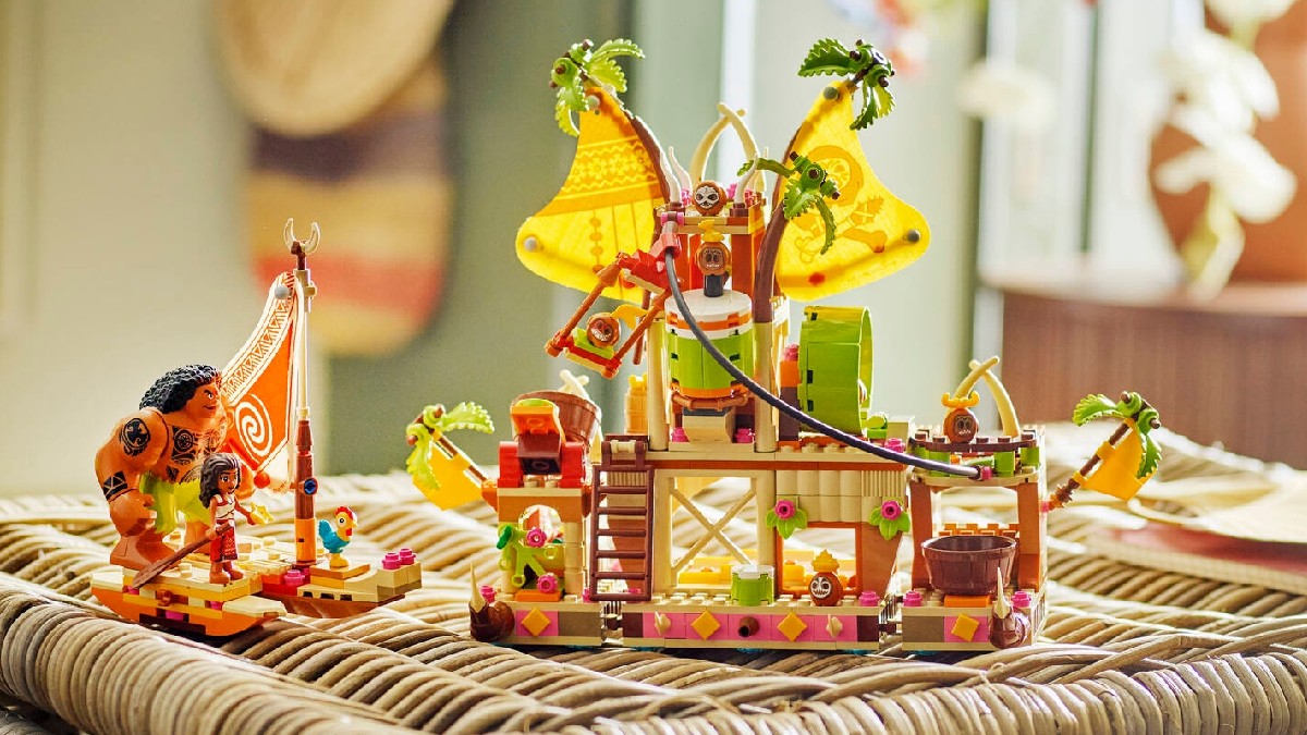 LEGO Disney 43258 Kakamora Barge brings back Maui bigfig