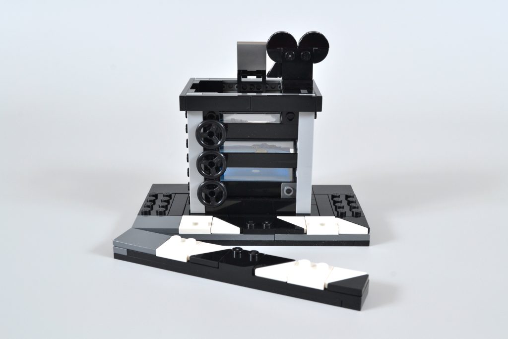 LEGO Disney 43230 Walt Disney Tribute Camera 15 1024x683