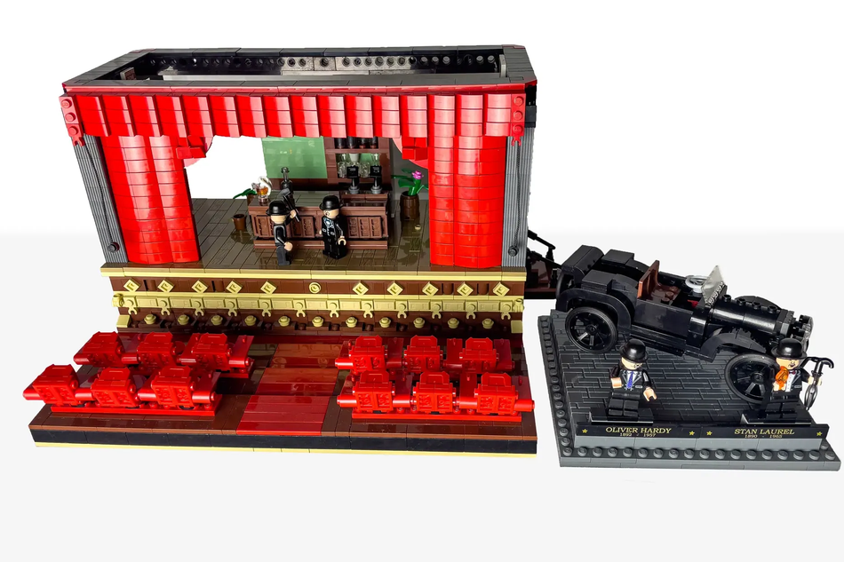 LEGO Ideas Laurel and Hardy Theatre 1