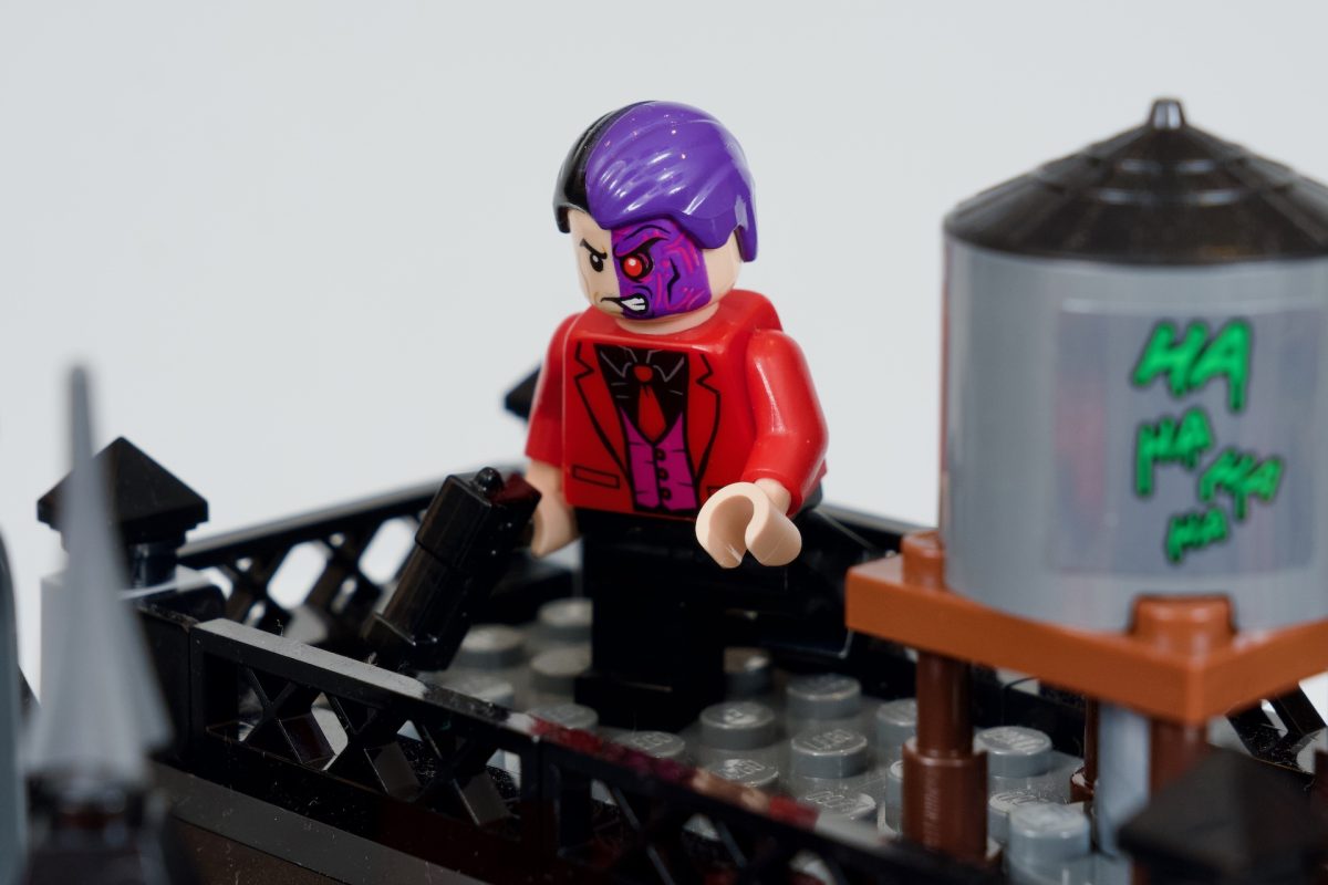 LEGO Batman DC 76300 Arkham Asylum mod 22 1200x800
