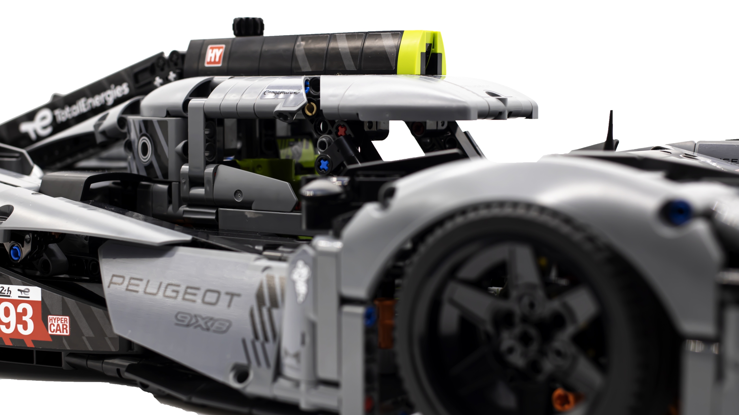 LEGO Technic 42156 PEUGEOT 9X8 24H Le Mans Hybrid Hypercar 30 scaled