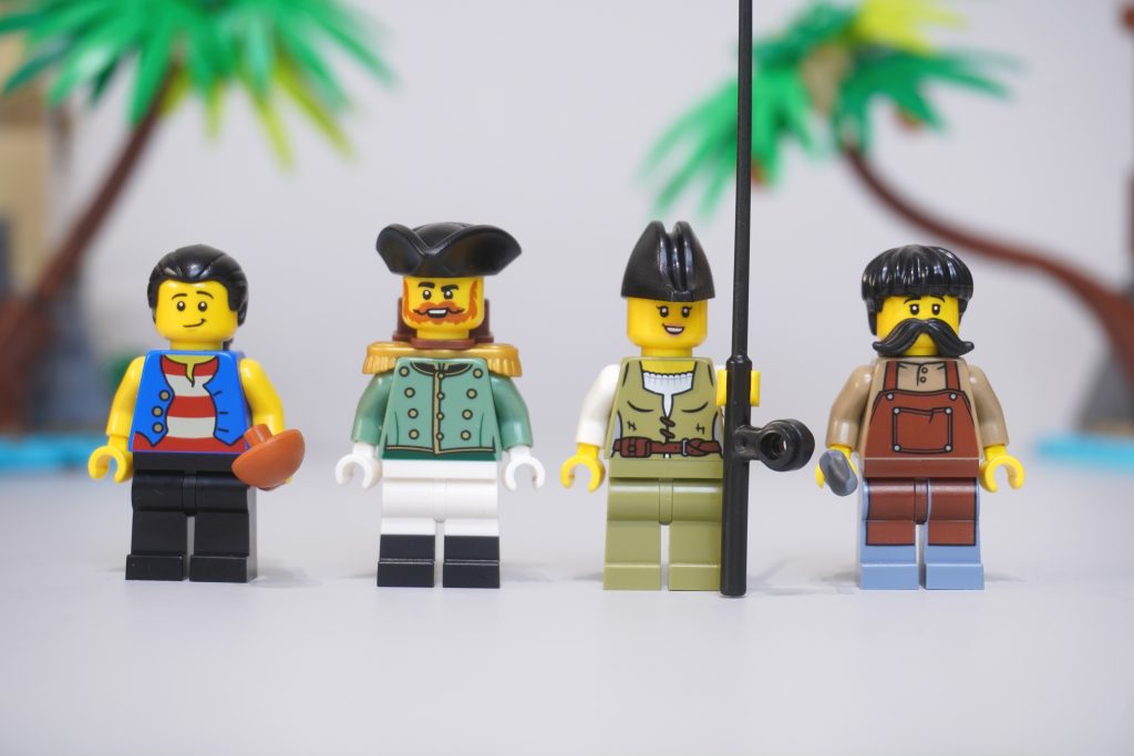 LEGO Bricklink Designer Program The Thieves of Tortuga review 44 1024x683