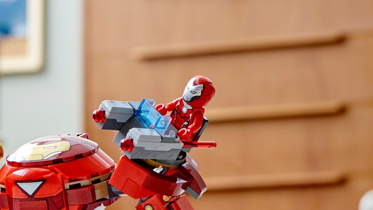 Pepper Potts’ LEGO Rescue armour is flying back to stores