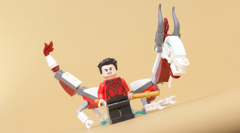 A free LEGO Marvel polybag gift is available now on LEGO.com