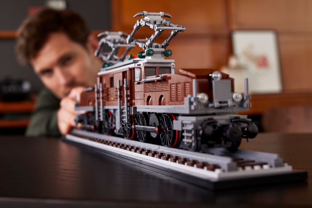 LEGO 10277 Crocodile Locomotive 34