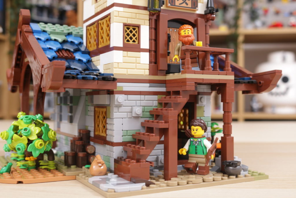 Rebuilding LEGO Ideas 21318 Medieval Blacksmith with Rebrickable 22 1024x683