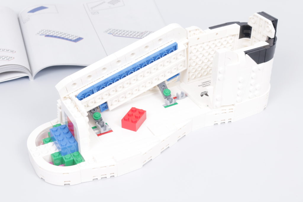 LEGO Creator Expert 18 plus 10282 Adidas Superstar review 20