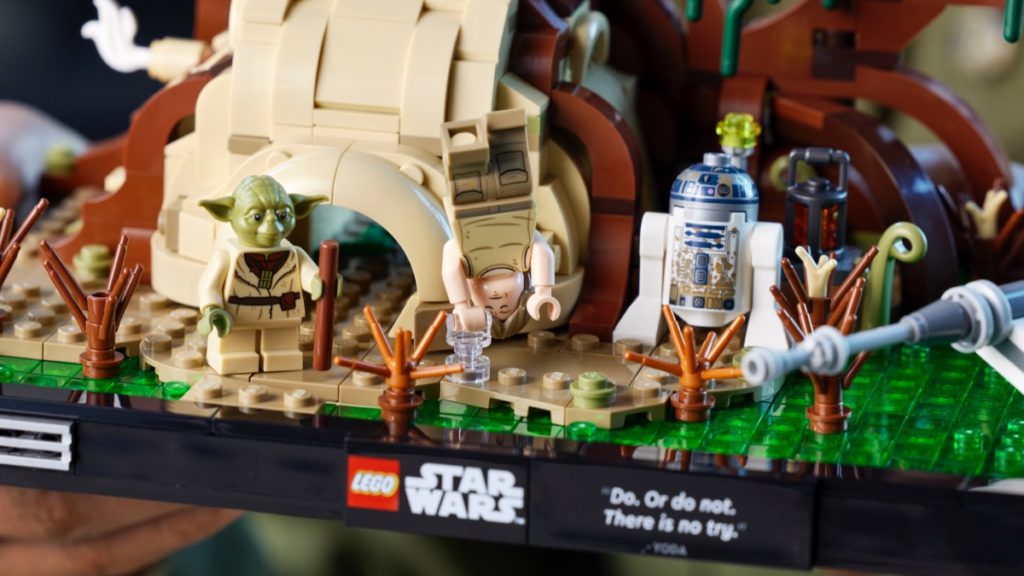 LEGO Star Wars 75330 Dagobah Jedi Training diorama set featured 02 1024x576