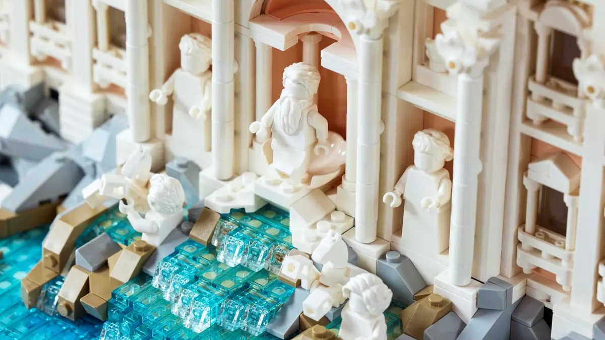 LEGO 21062 Trevi Fountain is a haven for pieces new and old