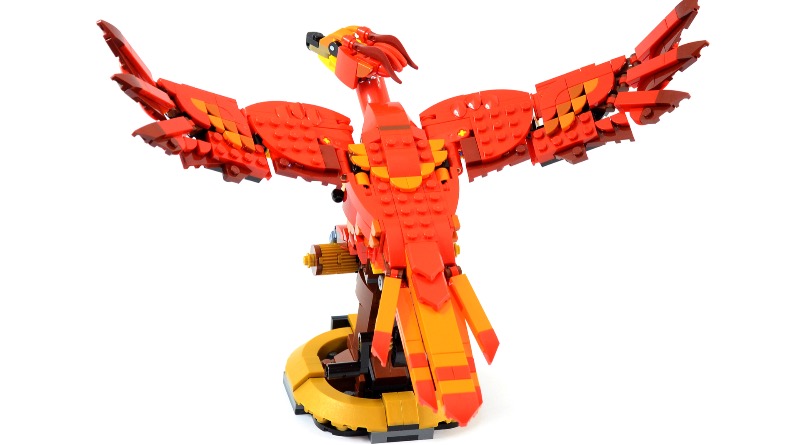 LEGO Harry Potter 76394 Fawkes, Dumbledore’s Phoenix review – the same, but different