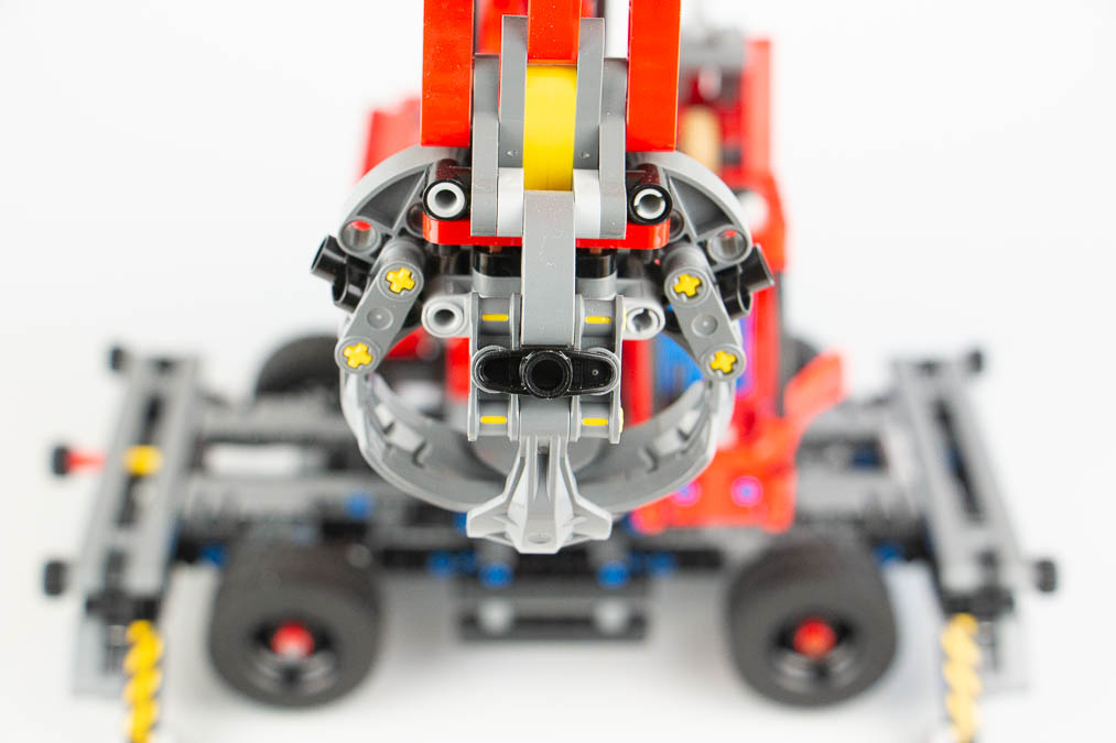 42144 Technic Material Handler 18