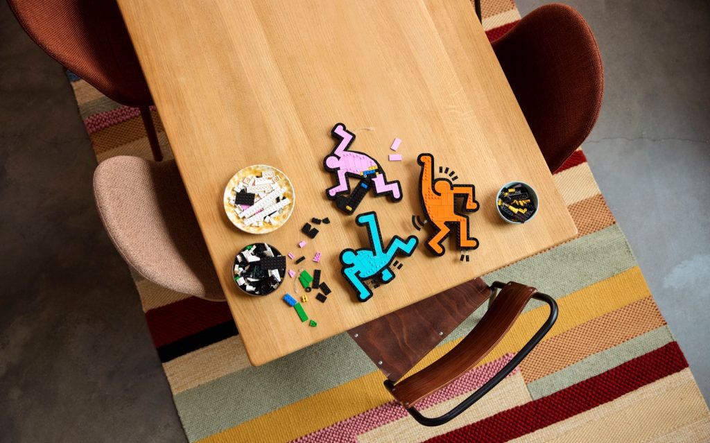 LEGO Art 31216 Keith Haring Dancing Figures 11 1024x639
