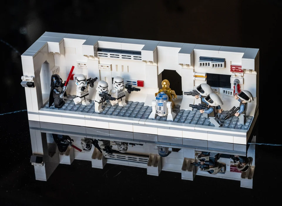LEGO Star Wars Tantive IV corridor stemcallsound