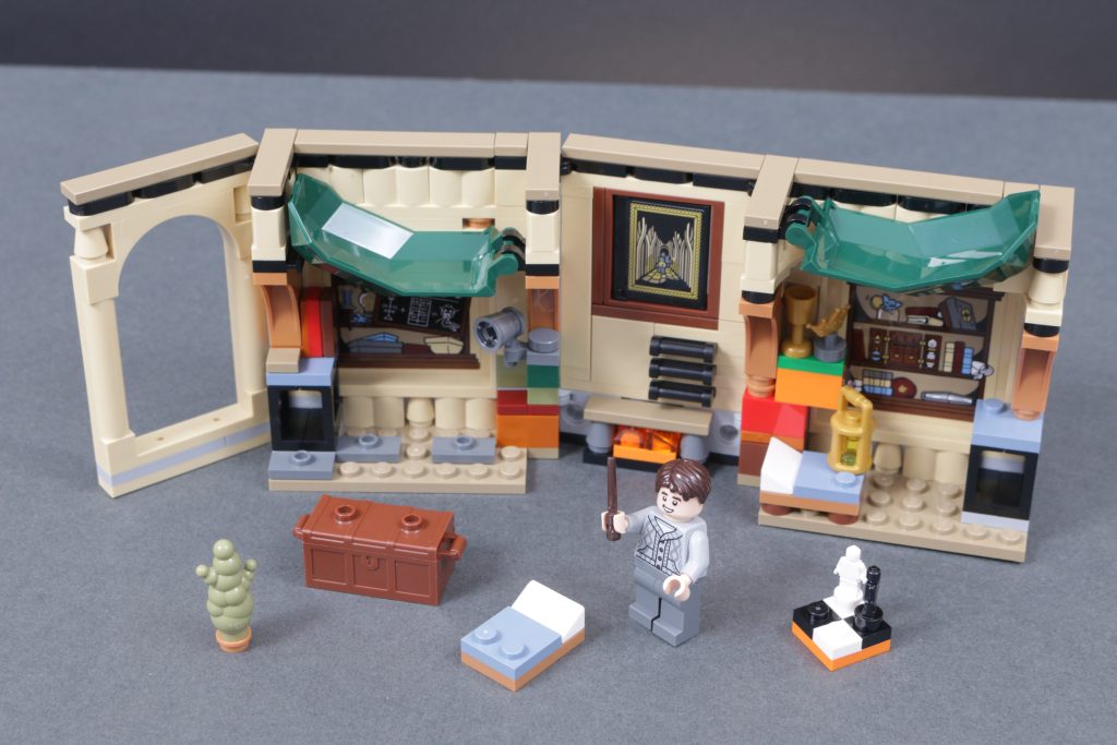 LEGO Harry Potter 40770 Hogwarts Castle Room of Requirement review 3 1024x683