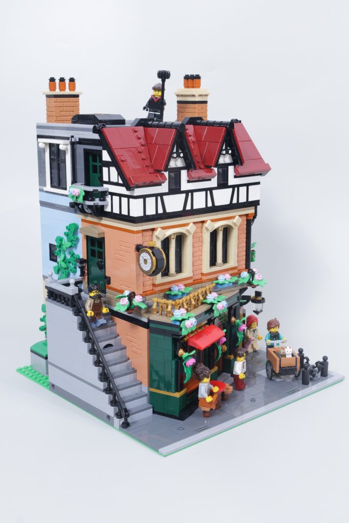 LEGO Icons 10350 Tudor Corner second review plus comparison with 10251 Brick Bank and 10270 Bookshop 57 683x1024