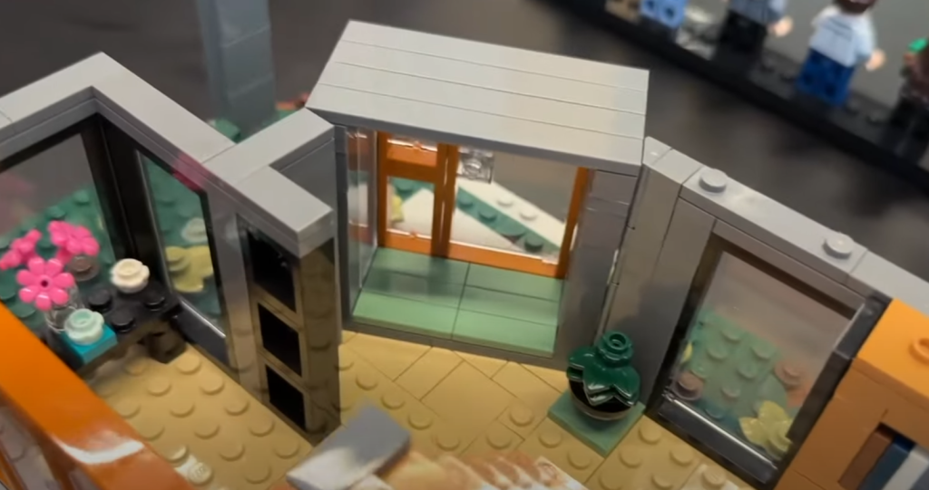 LEGO Ideas 21354 twilight duckbricks bottom floor 1 1024x541