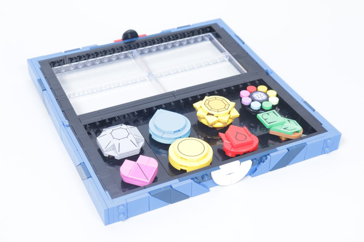 LEGO Pokemon 40892 Kanto Region Badge Collection review 2 1200x800