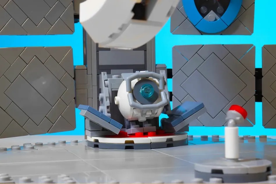 LEGO Ideas GLaDOS From Portal 2 4