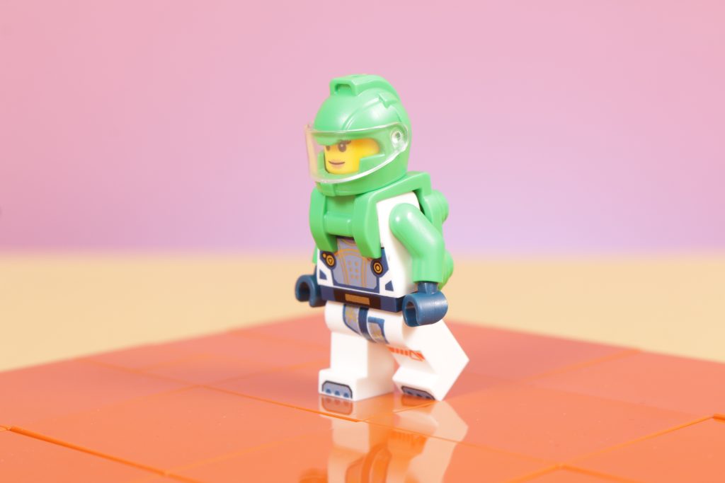 How to LEGO – Building space terrain part I step by step 12 1024x683