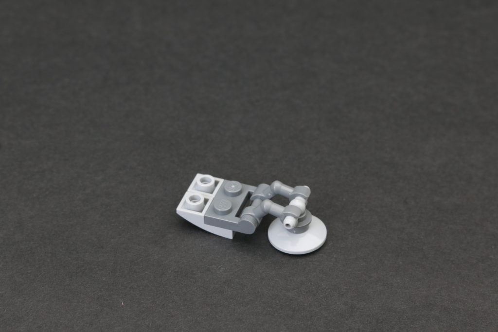 Build a LEGO Mandalorian Outland folding TIE Fighter 30