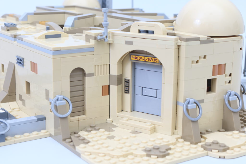 LEGO Star Wars 75290 Mos Eisley Cantina review 46i