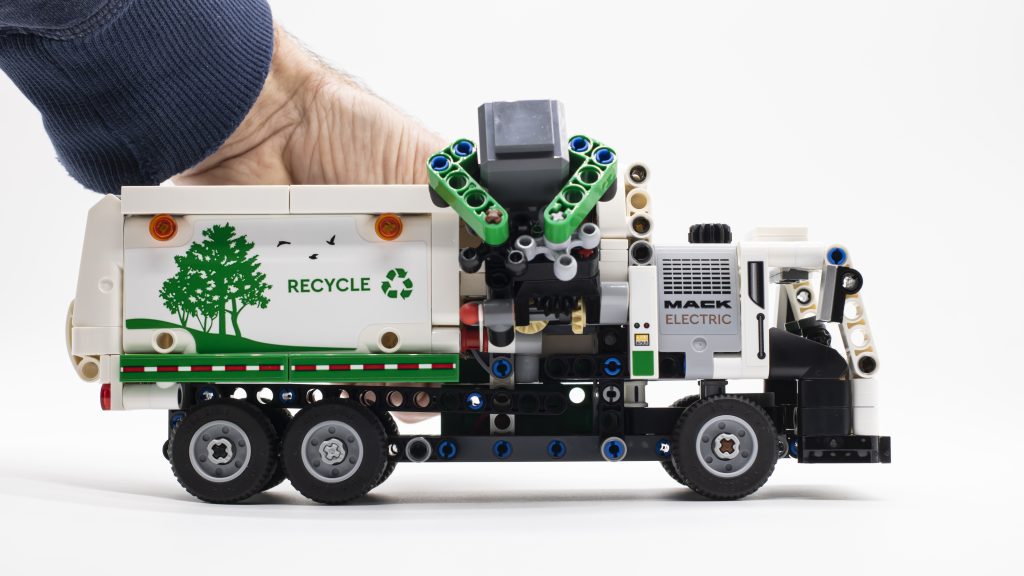 LEGO Technic 42167 Mack LR Electric Garbage Truck 9 1024x576