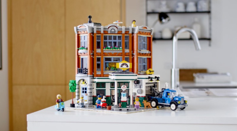LEGO Creator Expert 10264 Corner Garage is back in the US