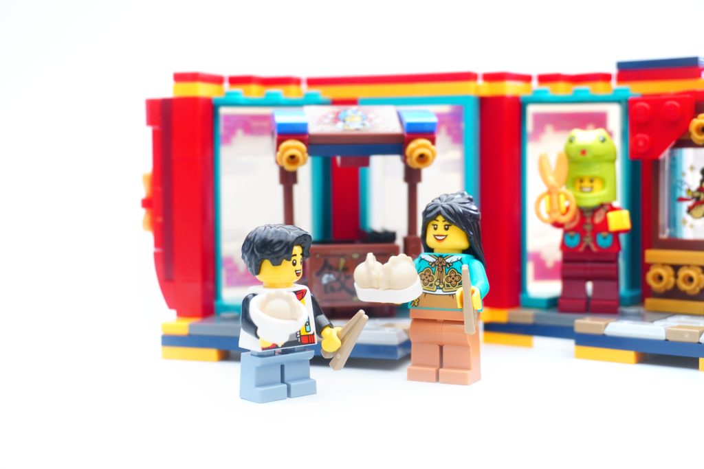 LEGO 80116 Trotting Lantern review 05 1024x683
