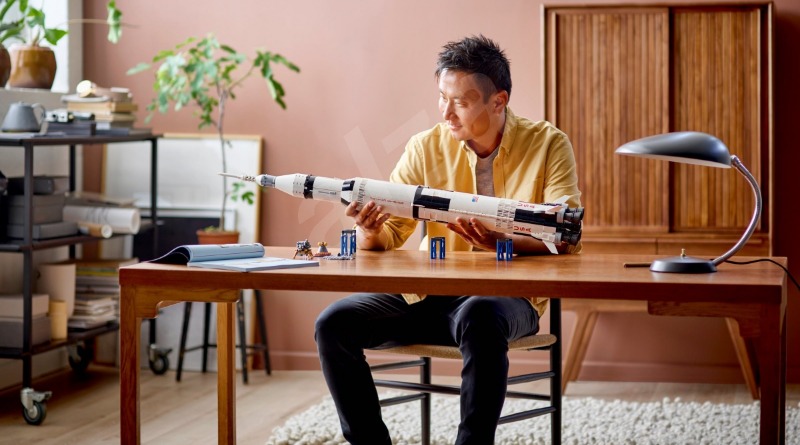 First images of LEGO Ideas 92176 NASA Apollo Saturn V