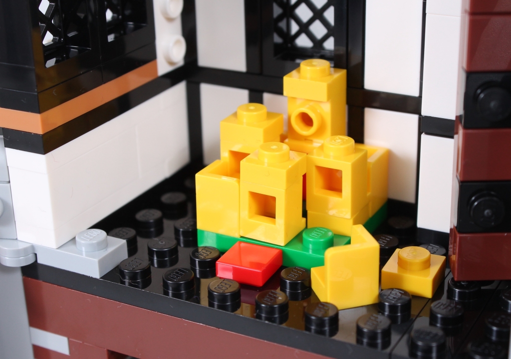 LEGO Icons 10305 Lion Knights Castle critique 14 1024x720