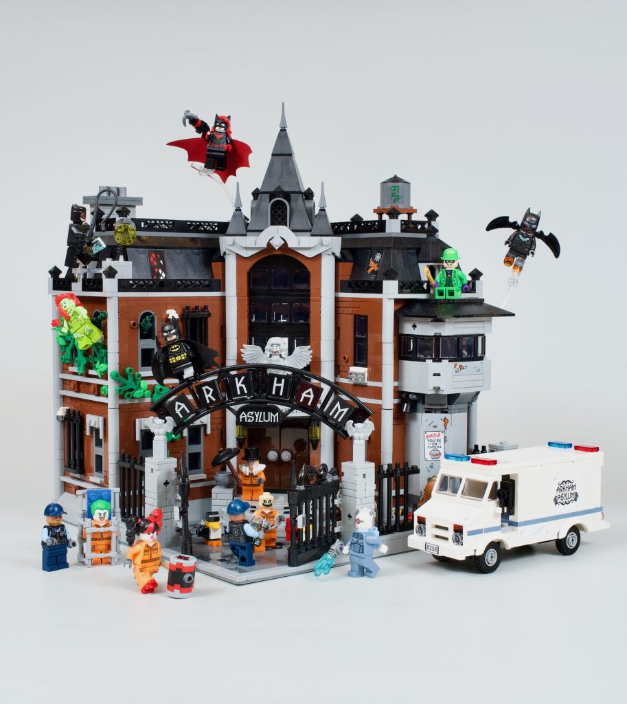 LEGO Batman DC 76300 Arkham Asylum mod 10 913x1024