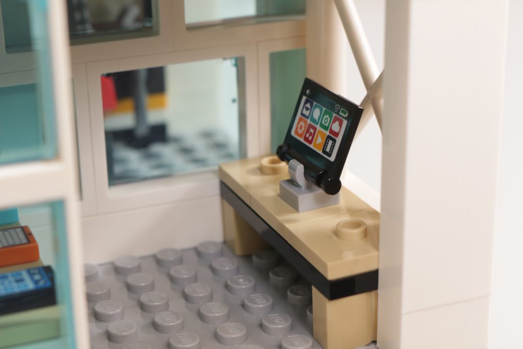 LEGO City 60380 Downtown review 22 1024x683