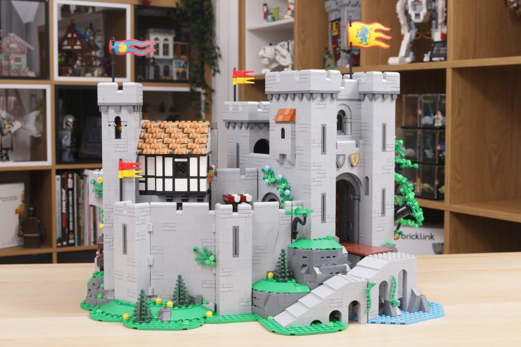 LEGO ICONS 10305 Lion Knights Castle review 9 1024x683