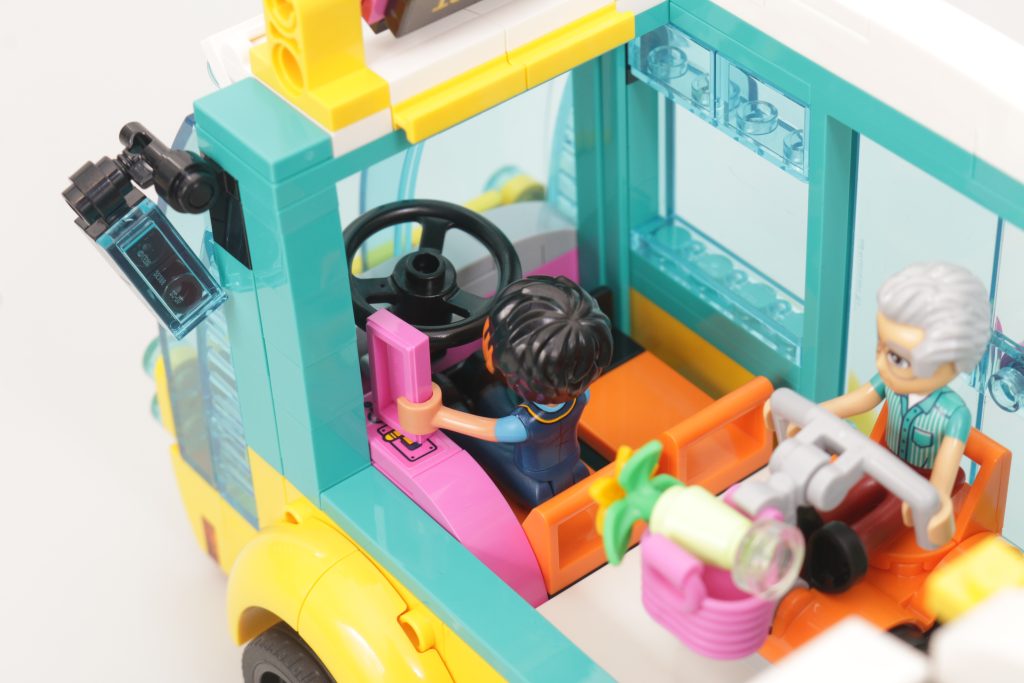 LEGO Friends 41759 Heartlake City Bus review 18 1024x683