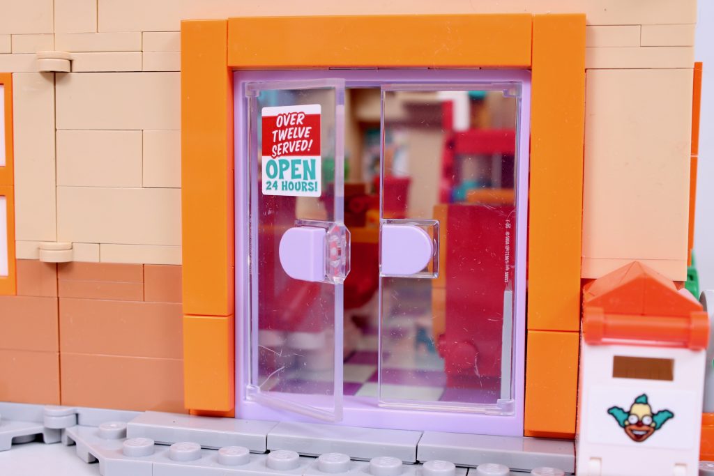 LEGO Icons 10352 The Simpsons Krusty Burger review 5 1024x683