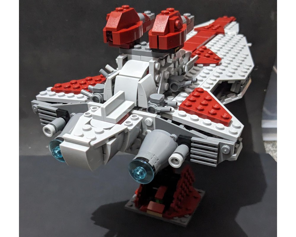 Rebrickable 75362 Ahsoka Tanos T 6 Jedi Shuttle into Midi scale Venator Cruiser 2