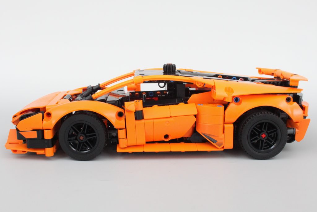 lego technic 42196 lamborghini huracan orange review 8 1024x683