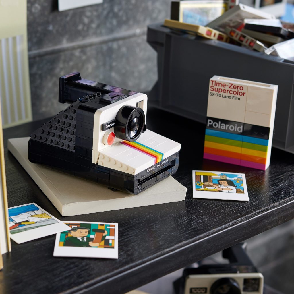 LEGO Ideas 21345 Polaroid OneStep Camera34 1024x1024