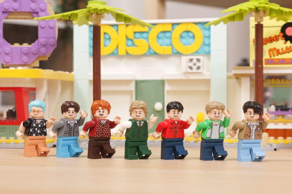 LEGO Ideas 21339 BTS Dynamite Bangtan Boys Jin Suga j hope RM Jimin V Jung Kook review 79 1024x683