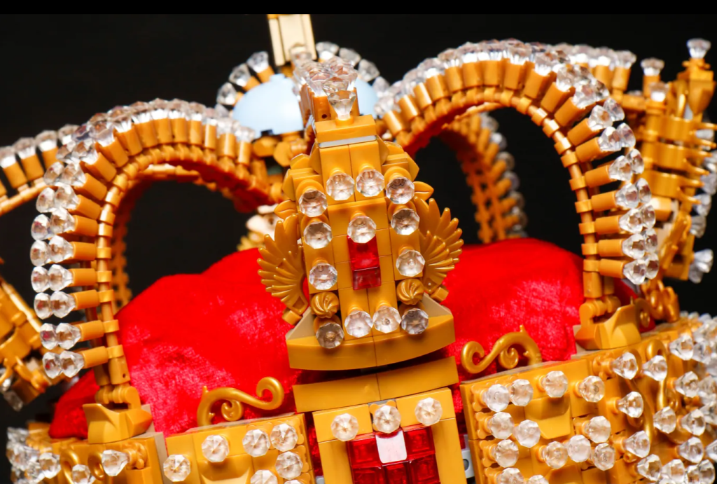 LEGO Ideas crown 3 1024x691