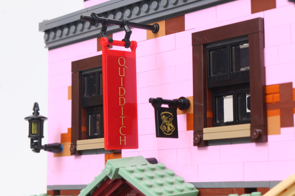 LEGO Harry Potter 75978 Diagon Alley review 60