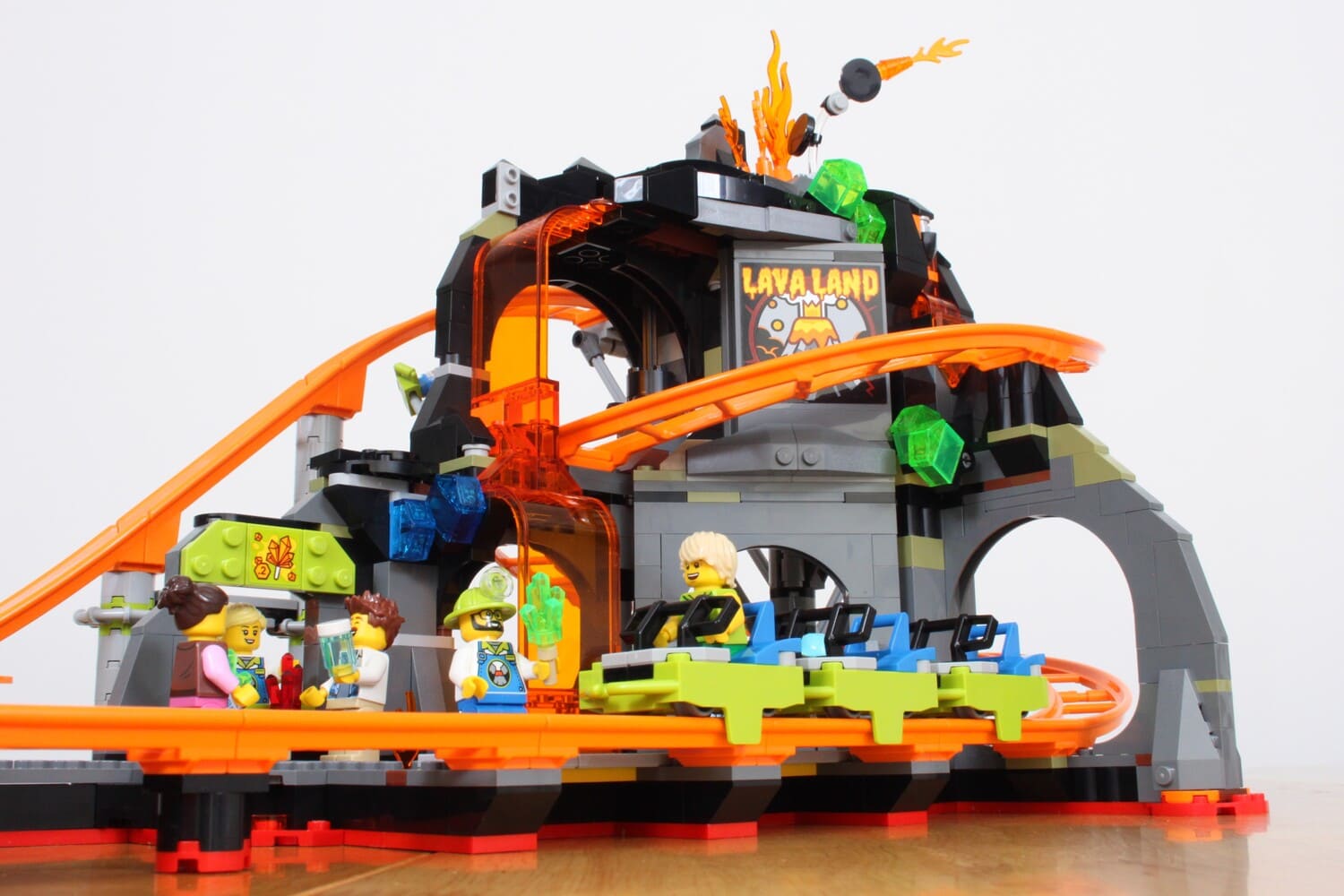 lego city 60501 lava land review (1)