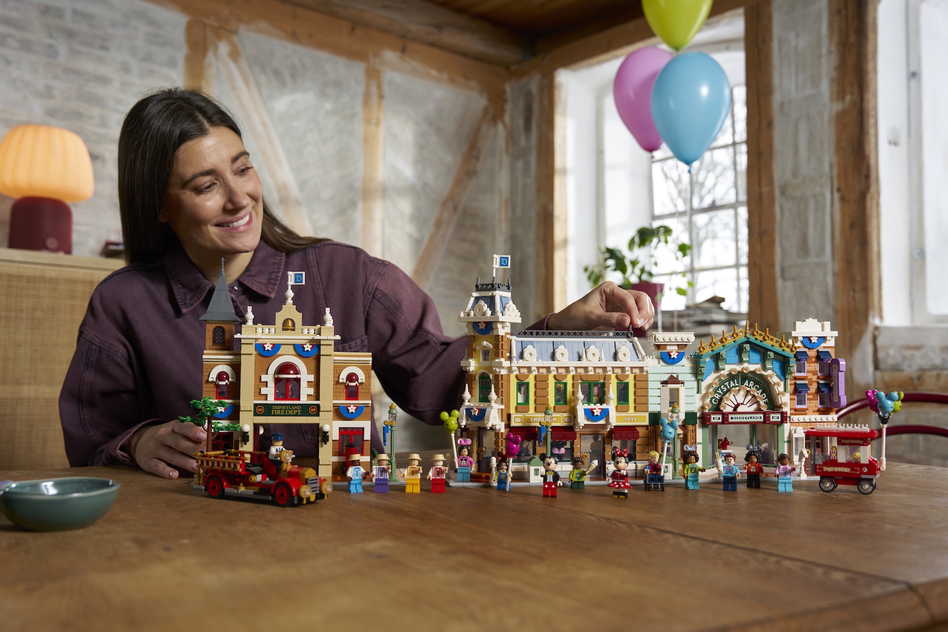LEGO Disney 43302 Main Street USA-17